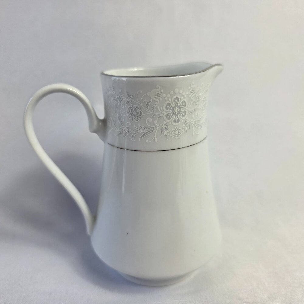 Crown Ming Queen's Lace Creamer White Flowers Platinum Trim